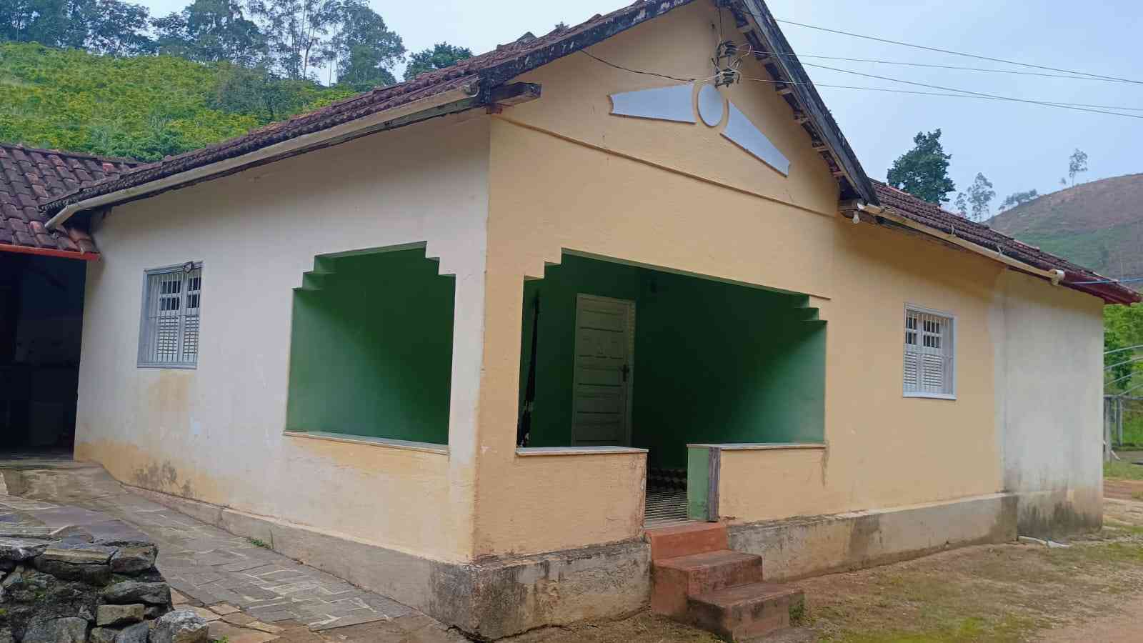 Terreno com Estufa