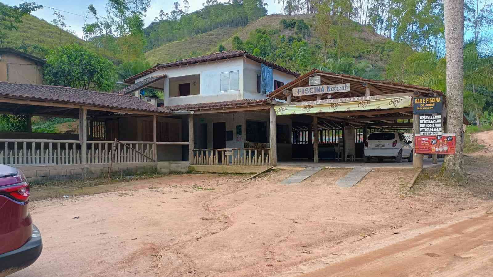 Bar com Casa e Piscina