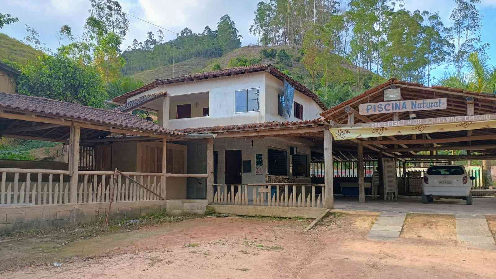 Bar com Casa e Piscina
