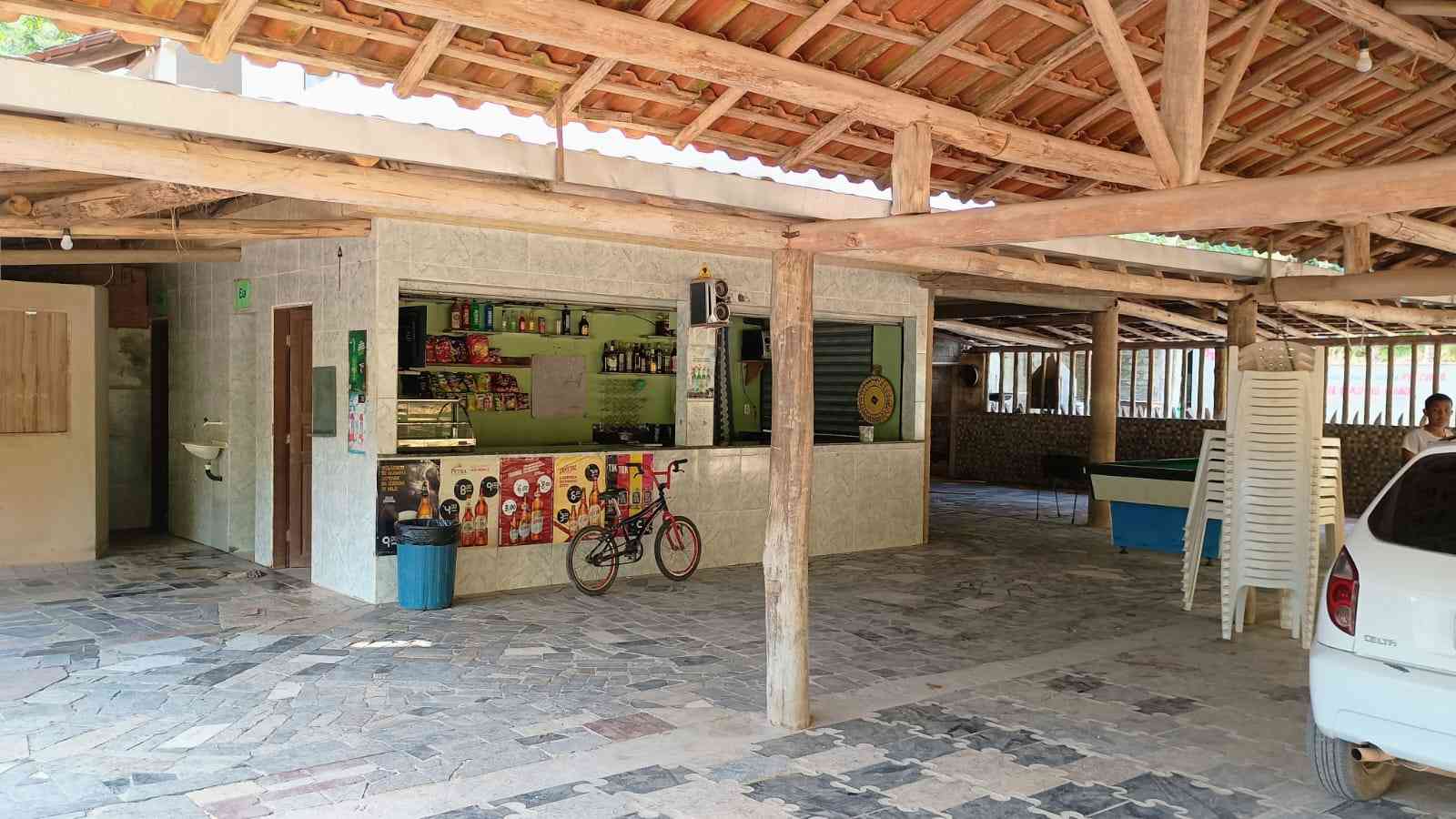 Bar com Casa e Piscina