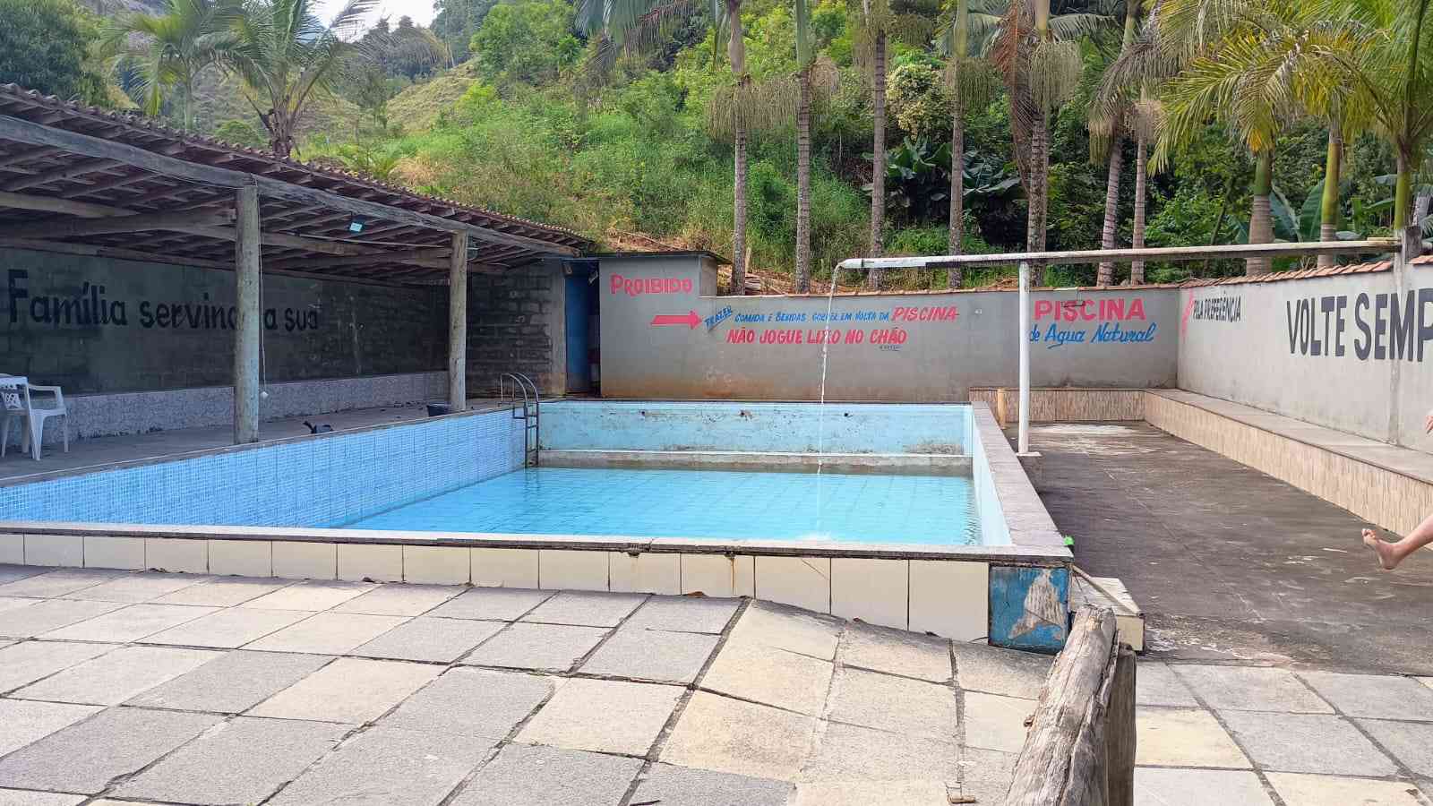 Bar com Casa e Piscina