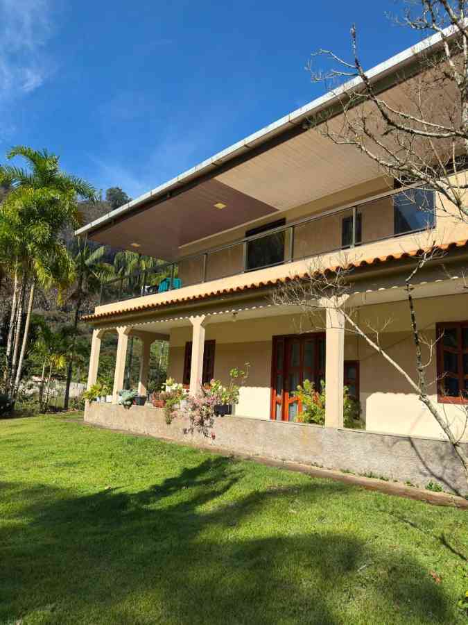 Propriedade com 2 Casas e 5.000 m² de Terreno à Venda em Pombal de Cima