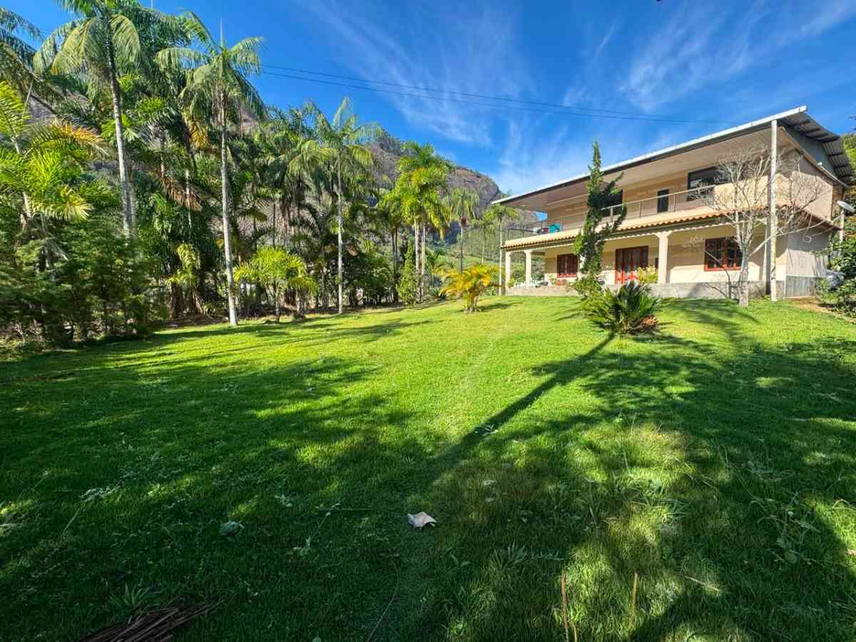 Propriedade com 2 Casas e 5.000 m² de Terreno à Venda em Pombal de Cima