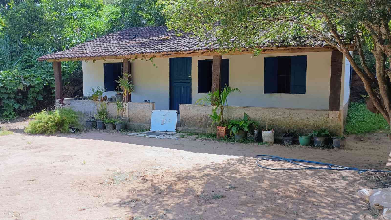 Chácara com Duas Casas
