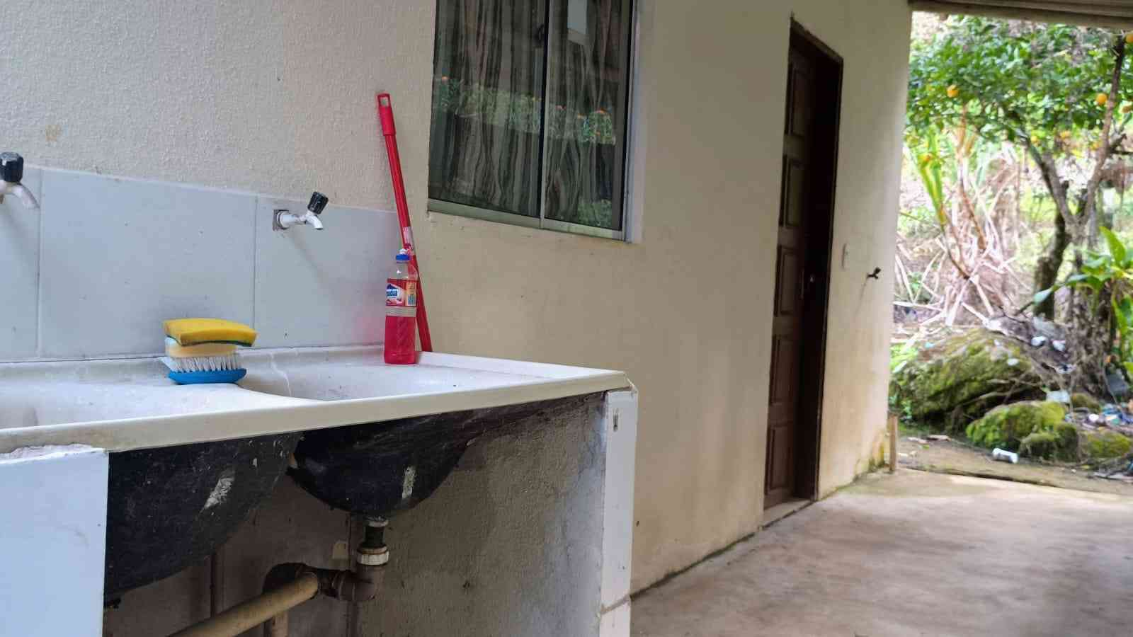 Terreno com Casa e Nascente