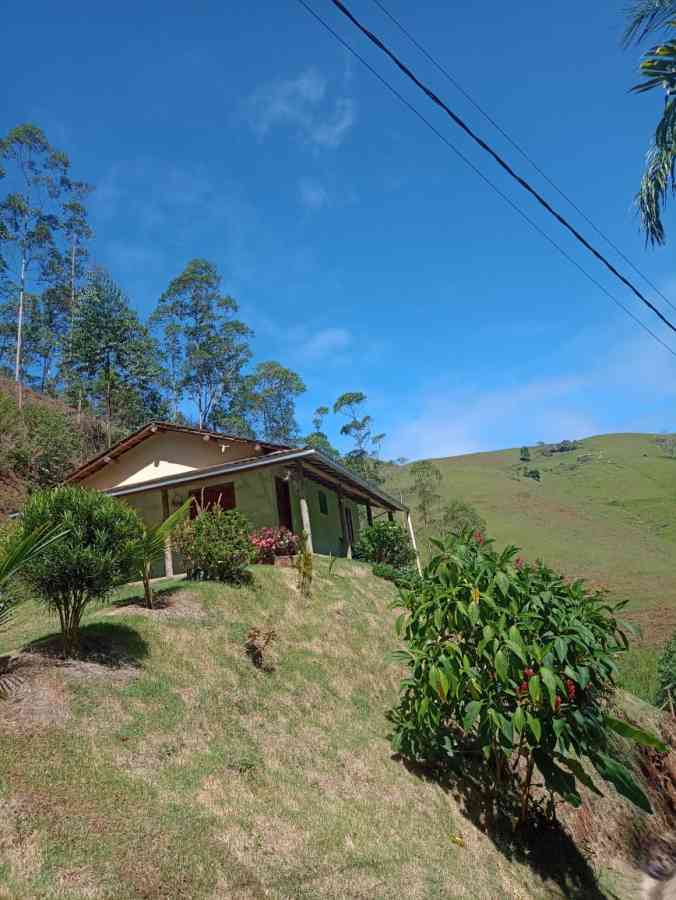 Casa Principal mais Casa de Caseiro