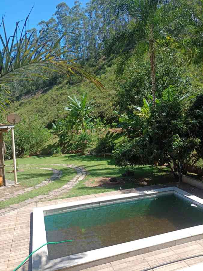 Casa Principal mais Casa de Caseiro
