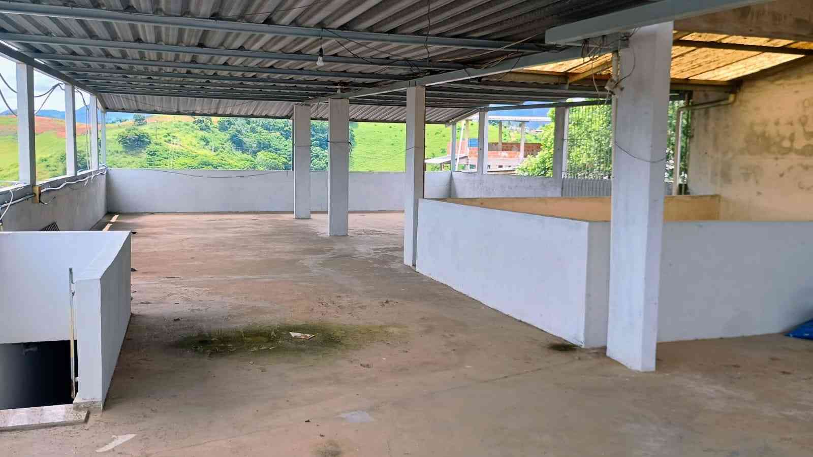 Apartamento com Ponto Comercial
