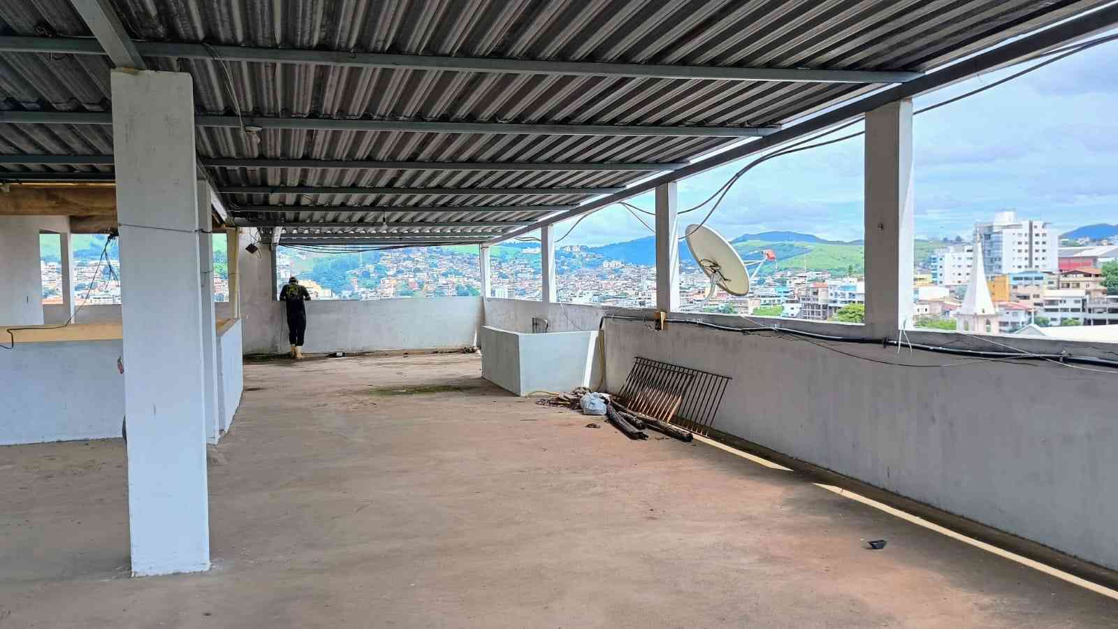 Apartamento com Ponto Comercial